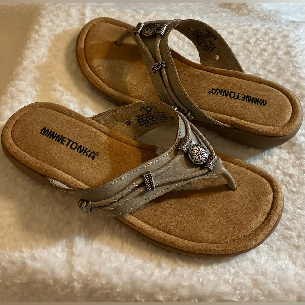 Minnetonka Silverthorne Braided Thong Sandals Flip Flops Southwestern EUC 6